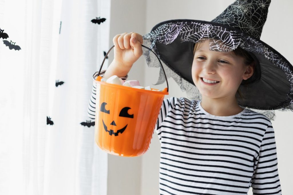 how to look out for your trick or treaters’ dental health